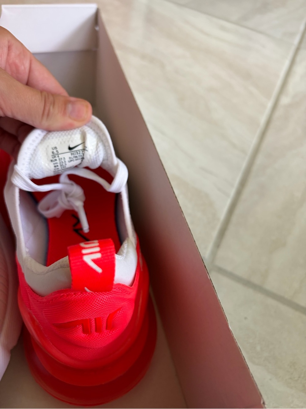 Nike - Picture 3 of 3